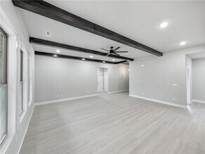 10 Olmsted Cir in Bella Vista, AR - Foto de edificio - Building Photo