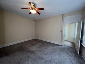 2210 Victor St, Unit 3 in Cincinnati, OH - Building Photo - Building Photo