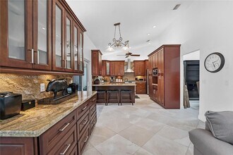 9600 NW 18th St in Plantation, FL - Building Photo - Building Photo