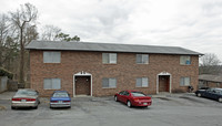 1001 Flanders Ln in Knoxville, TN - Foto de edificio - Building Photo