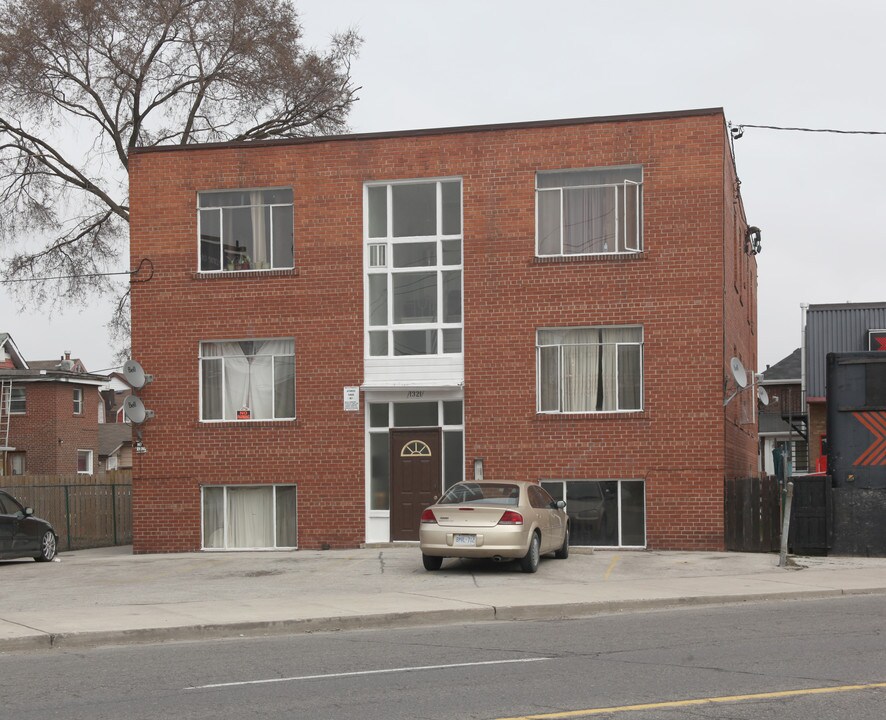 1321 Weston Rd in Toronto, ON - Building Photo