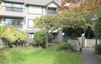 The Leighton Apartments in North Vancouver, BC - Building Photo - Building Photo