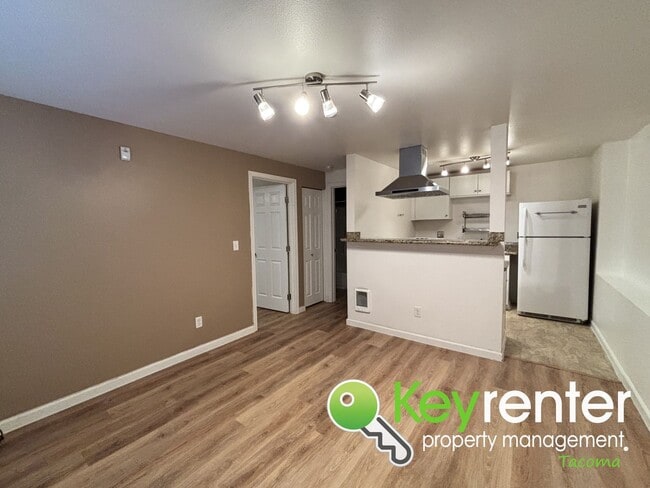 323 S 30th St in Tacoma, WA - Building Photo - Building Photo