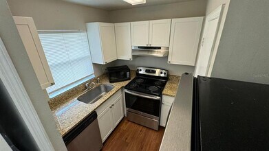 4148 Pershing Pointe Pl, Unit 4 in Orlando, FL - Building Photo - Building Photo