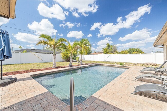 property at 1628 Country Club Blvd