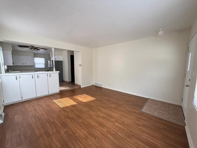 3731 Kalamazoo Ave SE in Grand Rapids, MI - Building Photo - Building Photo