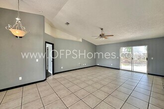 2735 Bay Watch Ct in Navarre, FL - Building Photo - Building Photo