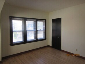 819 E Center St-Unit -821 in Milwaukee, WI - Building Photo - Building Photo