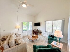 2010 Lawrence Crossley Rd in Palm Springs, CA - Building Photo - Building Photo