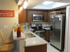 12032 Anchor Way in Largo, FL - Building Photo - Building Photo