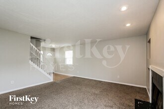 9214 Allegro Dr in Indianapolis, IN - Foto de edificio - Building Photo