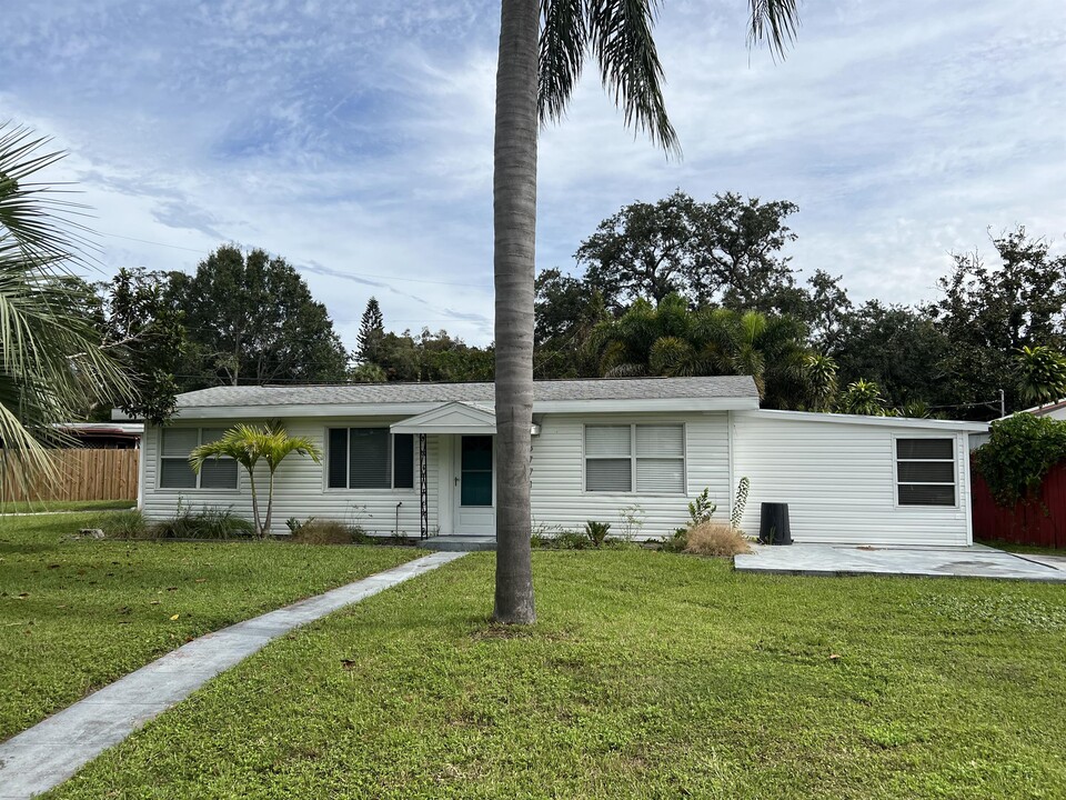 6771 Park St S in South Pasadena, FL - Building Photo