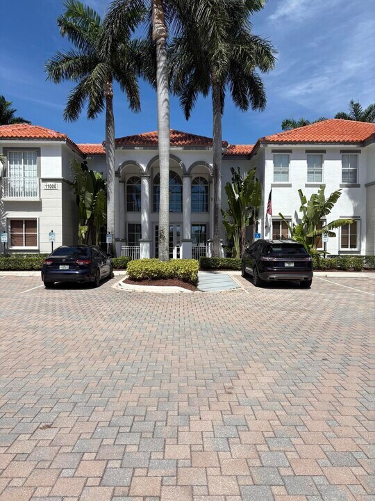 11011 Legacy Ln in Palm Beach Gardens, FL - Building Photo