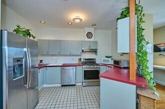 118 Trowbridge St, Unit 6 in Cambridge, MA - Building Photo - Building Photo