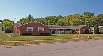 1201 Bishop Dr in Dayton, OH - Building Photo