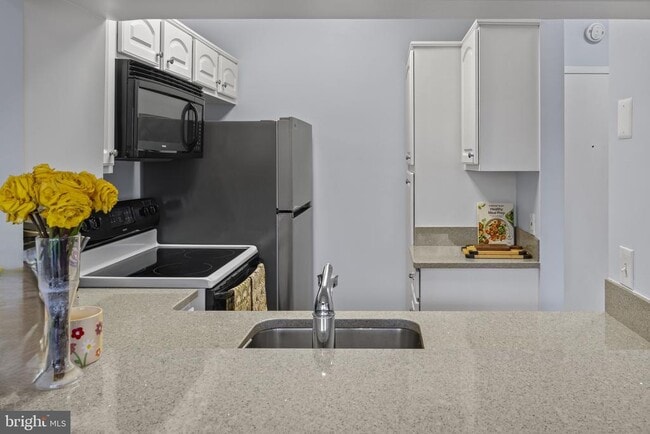 301 S Reynolds St in Alexandria, VA - Building Photo - Building Photo