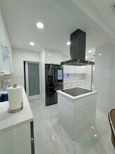 2121 SW 61st Ave in Miami, FL - Building Photo - Building Photo