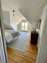 423 Purgatory Rd, Unit Third Floor in Middletown, RI - Foto de edificio - Building Photo