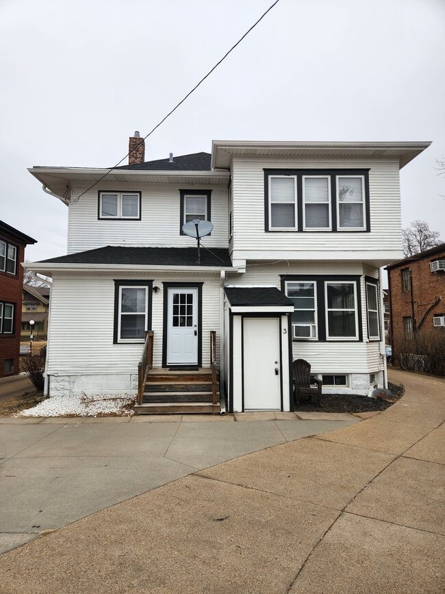 4907 Underwood Ave in Omaha, NE - Building Photo - Building Photo
