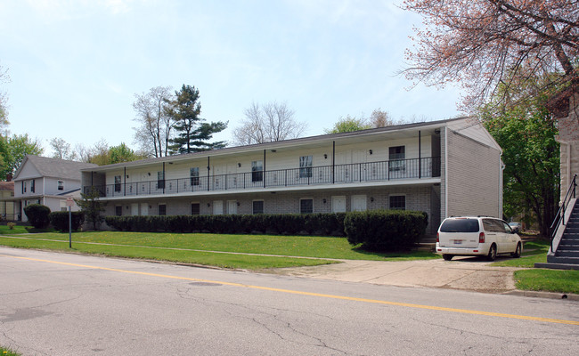 2052 4th St in Cuyahoga Falls, OH - Building Photo - Building Photo