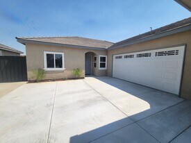 8414 Grandy St in Bakersfield, CA - Building Photo