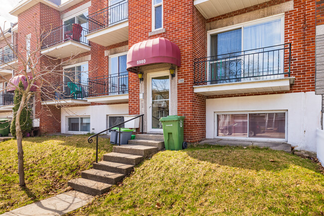 5976-5980 3E Av in Montréal, QC - Building Photo - Building Photo