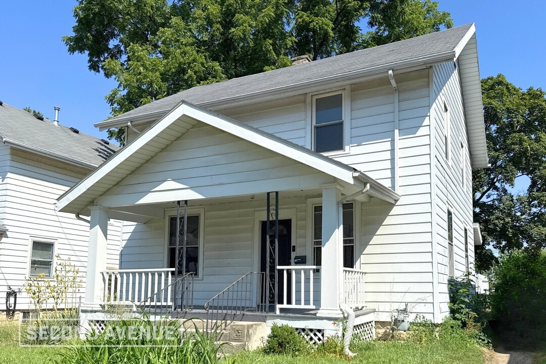 530 Nuttman Ave in Fort Wayne, IN - Building Photo
