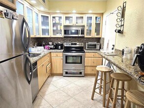 1980 S Ocean Dr, Unit 18B in Hallandale Beach, FL - Foto de edificio - Building Photo