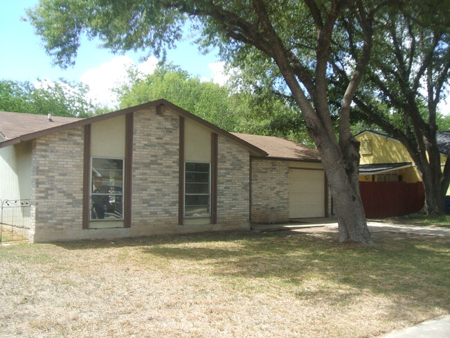 4822 Borchers Dr in San Antonio, TX - Building Photo - Building Photo