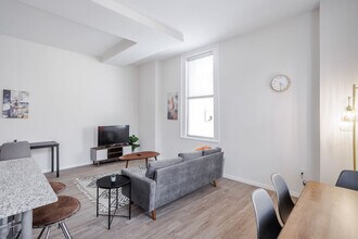 1 W 4th St in Cincinnati, OH - Building Photo - Building Photo