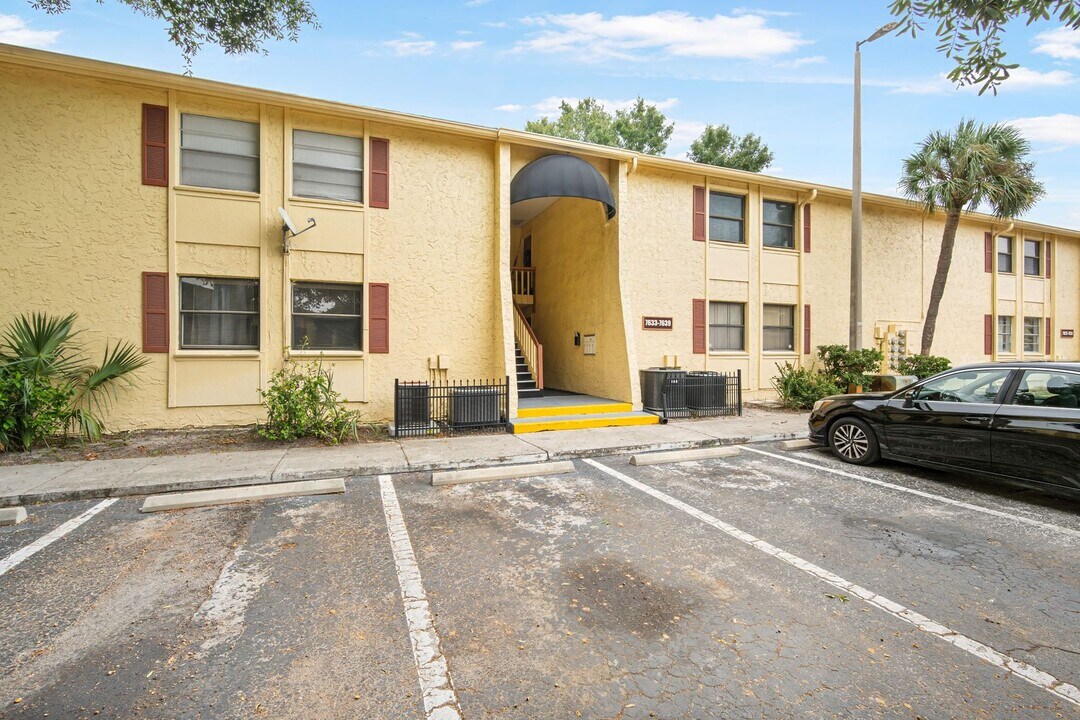 7639 Dolonita Dr in Tampa, FL - Building Photo