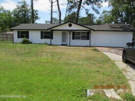 305 Old Jennings Rd in Orange Park, FL - Building Photo