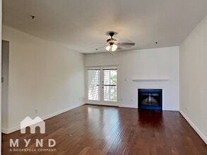 9747 Whitehurst Dr in Dallas, TX - Building Photo - Building Photo