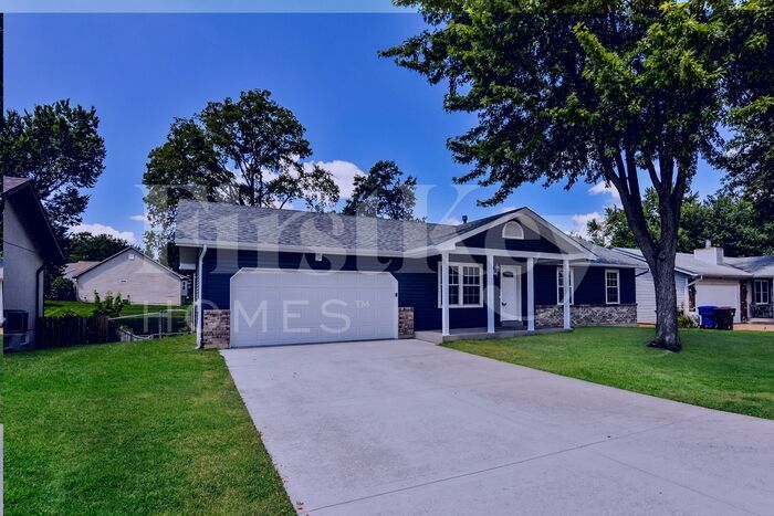 130 Del Oro Dr in St. Peters, MO - Building Photo
