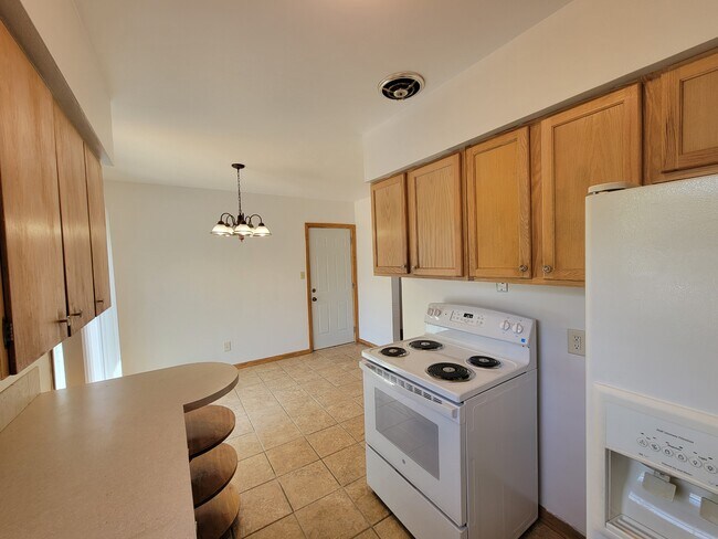 property at 402 Beverly Hills St