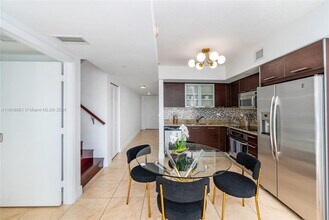 41 SE 5th St, Unit 1508 in Miami, FL - Foto de edificio - Building Photo