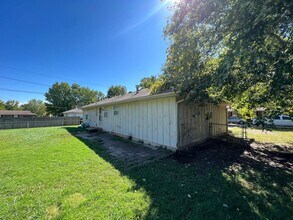 114 N Kyle Ave in Republic, MO - Building Photo - Building Photo