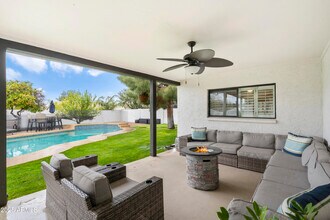 5629 E Thunderbird Rd in Scottsdale, AZ - Building Photo - Building Photo