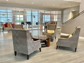711 Cosmopolitan Dr NE in Atlanta, GA - Building Photo - Building Photo