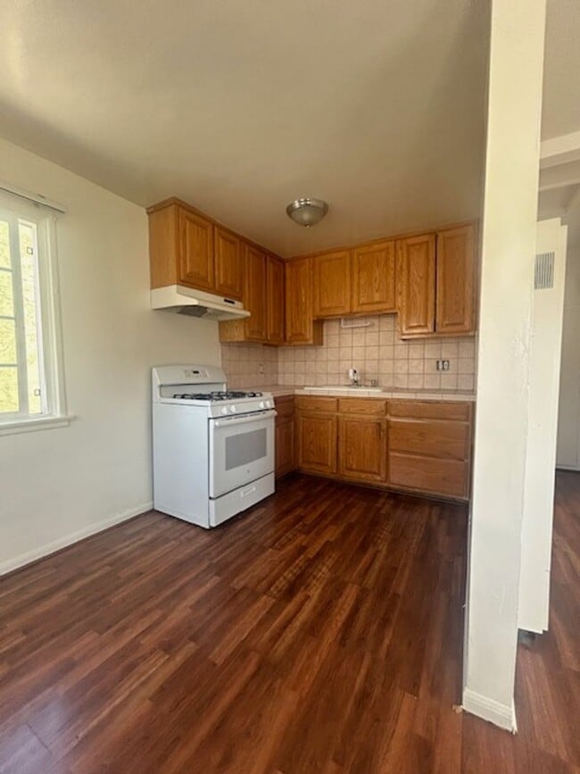 1120 Ford Ave in Redondo Beach, CA - Building Photo - Building Photo