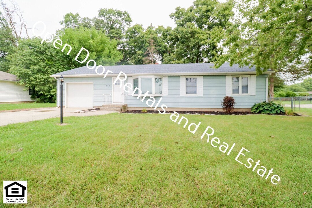 5683 St Joe Center Rd in Fort Wayne, IN - Building Photo