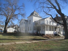 1108 Paul St in Ottawa, IL - Building Photo