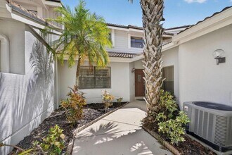 479 Prestwick Cir in Palm Beach Gardens, FL - Building Photo - Building Photo