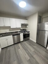 1 Canton Rd, Unit 10001 in Quincy, MA - Building Photo