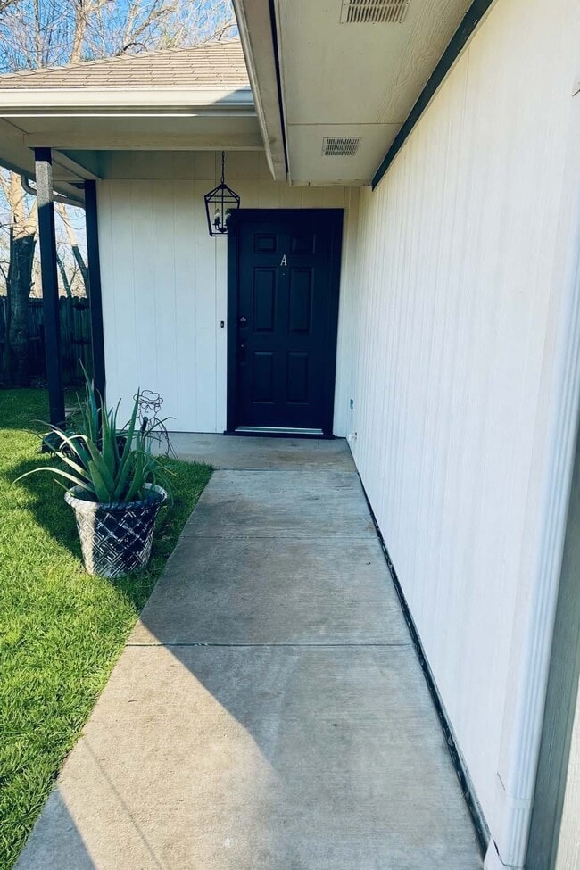 property at 505 S 1st St