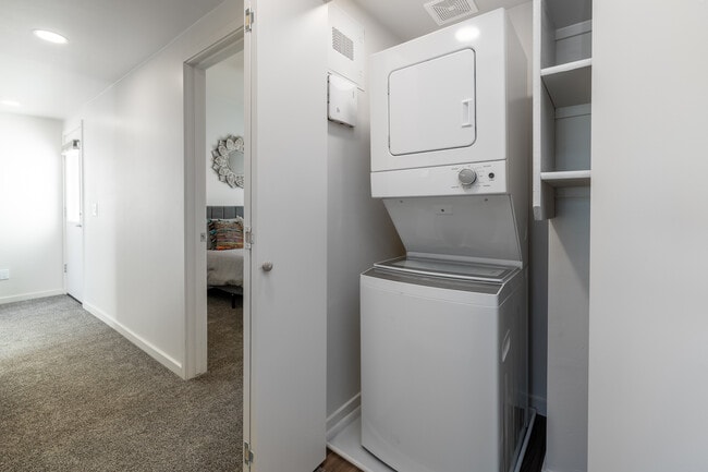 La Vida Rental Homes in Tucson, AZ - Building Photo - Interior Photo