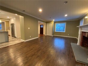 201 W Norwalk Rd in Norwalk, CT - Building Photo - Building Photo