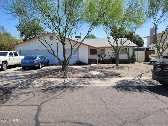 property at 2605 S Rita Ln