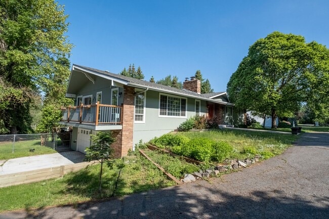 1905 E Lookout Dr in Coeur d'Alene, ID - Building Photo - Building Photo