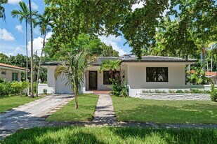 517 Palermo Ave in Coral Gables, FL - Building Photo